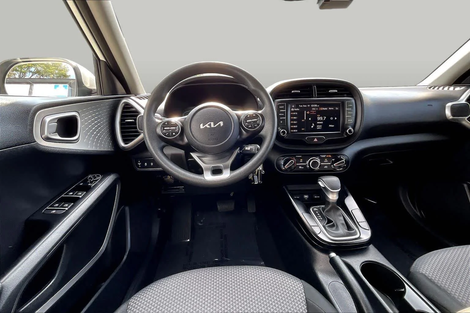 Used 2025 Snow White Pearl Kia LX image 6