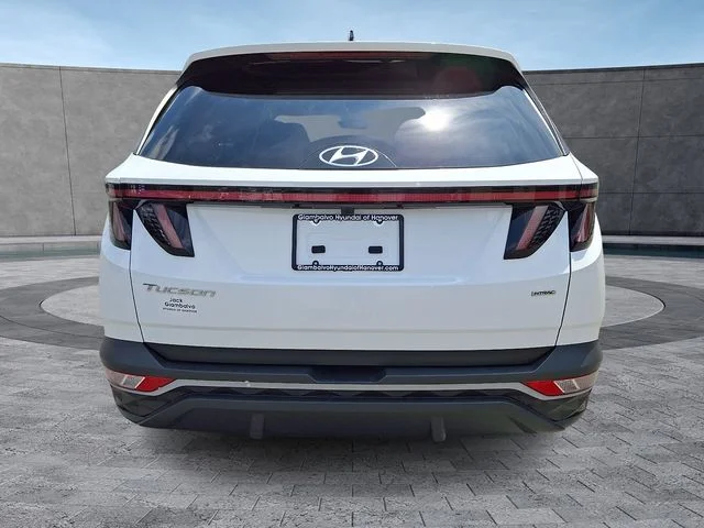 Used 2023 White Hyundai SEL image 9