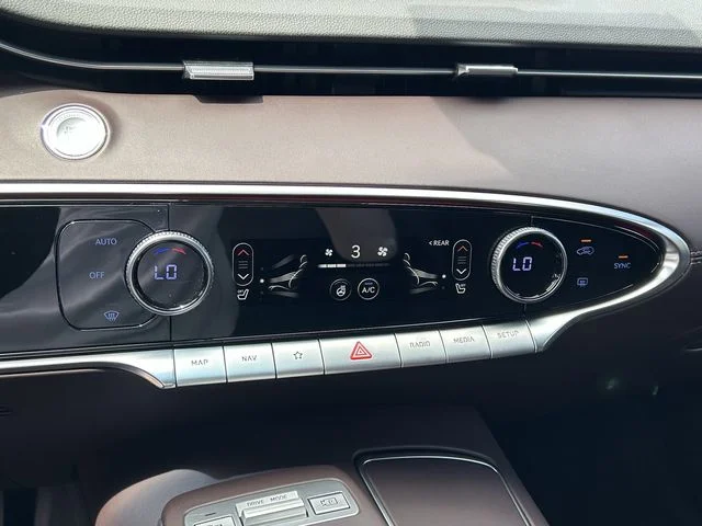 Used 2025 Gray Genesis 2.5T image 29