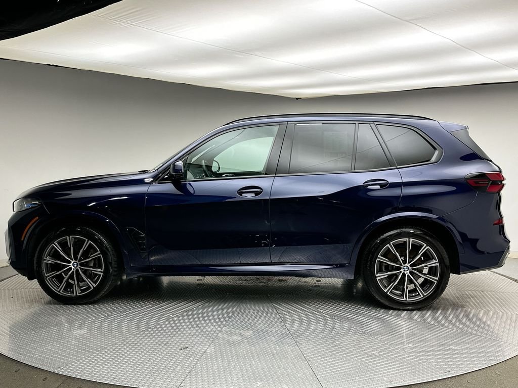 Used 2025 Blue BMW xDrive40i image 10