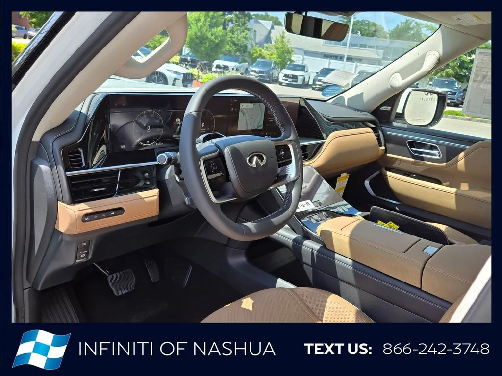 New 2027 RADIANT WHITE INFINITI Luxe 4WD image 4