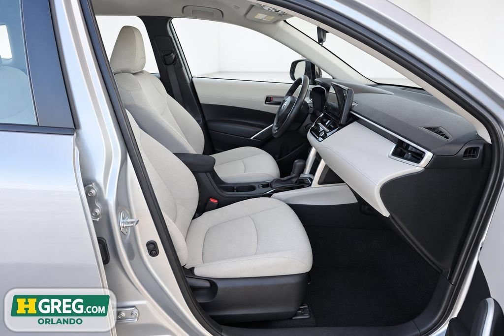 Used 2025 Sonic Silver Toyota L image 8