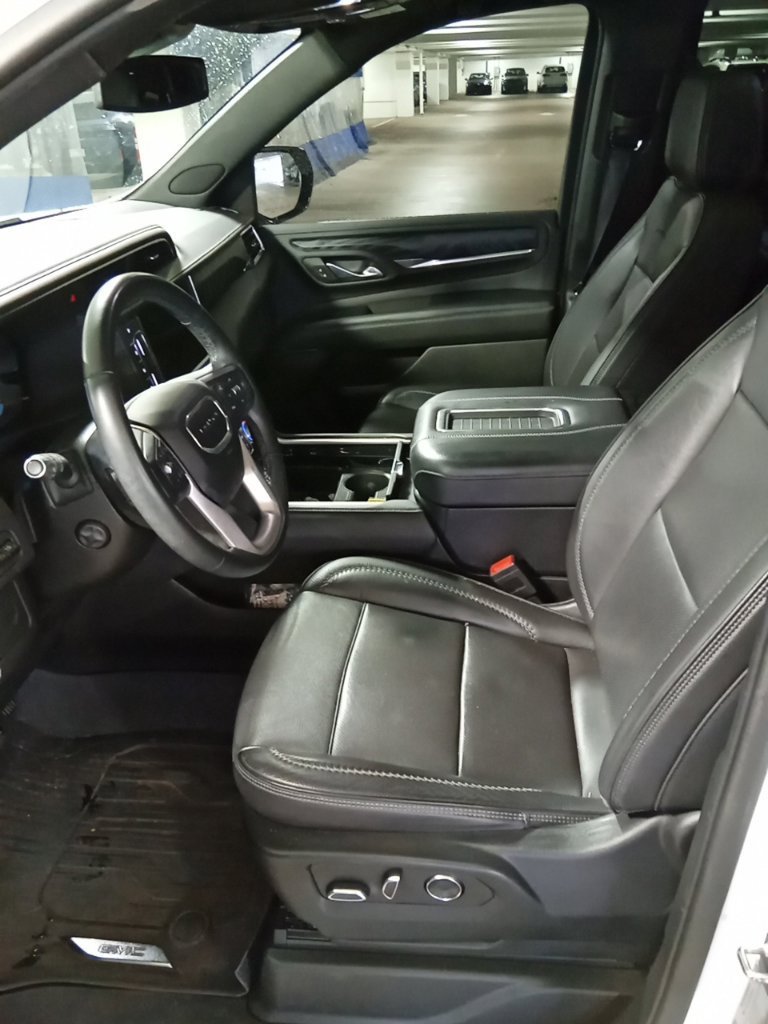 Used 2023 White Frost Tricoat GMC Denali image 10
