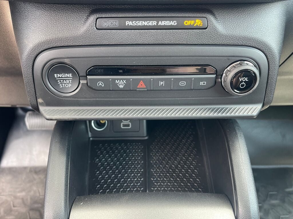 New 2026 Carbonized Gray Metallic Ford Outer Banks image 13