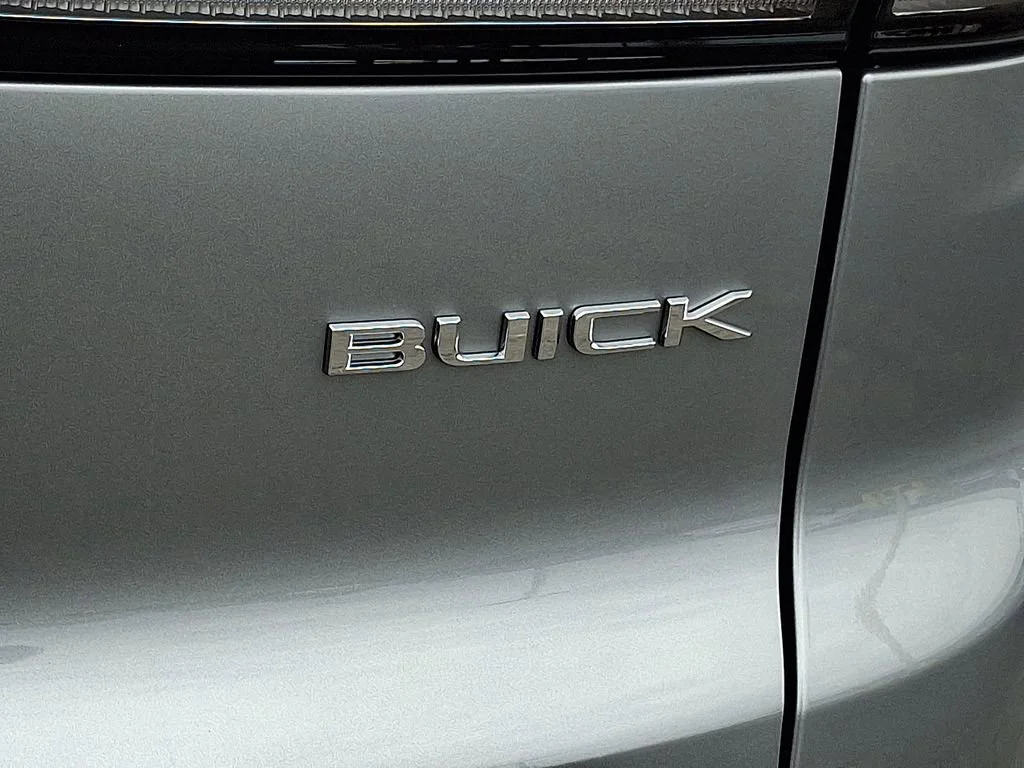 Used 2025 Moonstone Gray Metallic Buick Avenir image 31