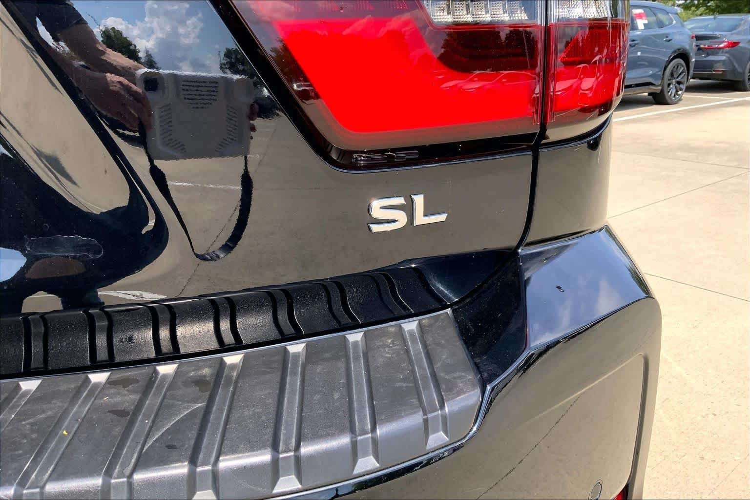 Used 2023 Super Black Nissan SL image 11
