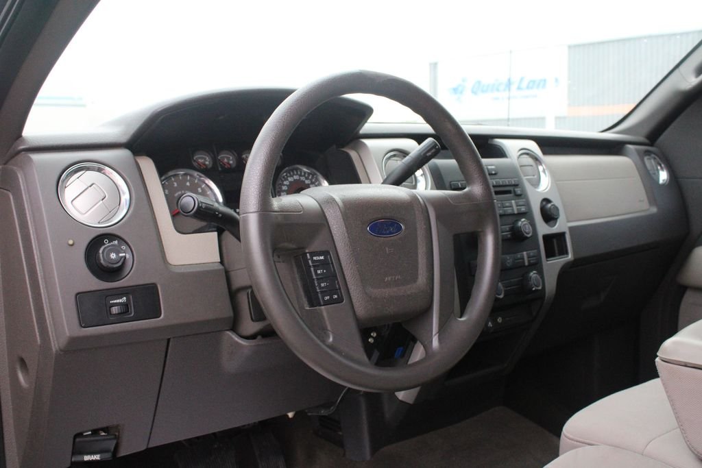 Used 2010 Black Ford XLT image 2