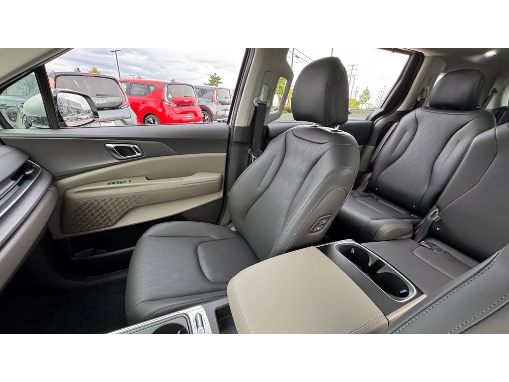 2026 Kia Carnival SX - Photo 9