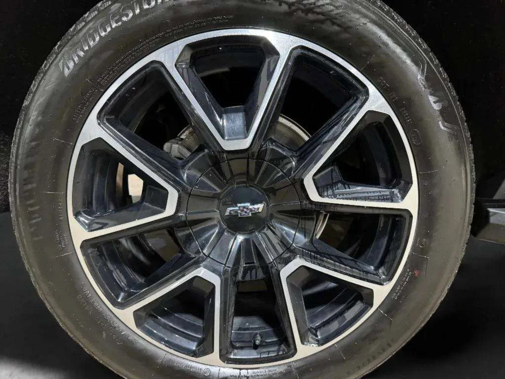 2024 Chevrolet Suburban RST - Photo 35