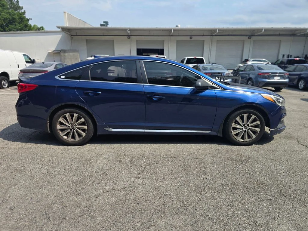 Used 2017 Blue Hyundai Sport image 8