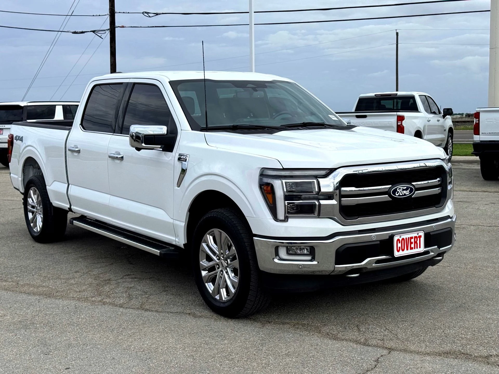 Used 2024  Ford Lariat image 4