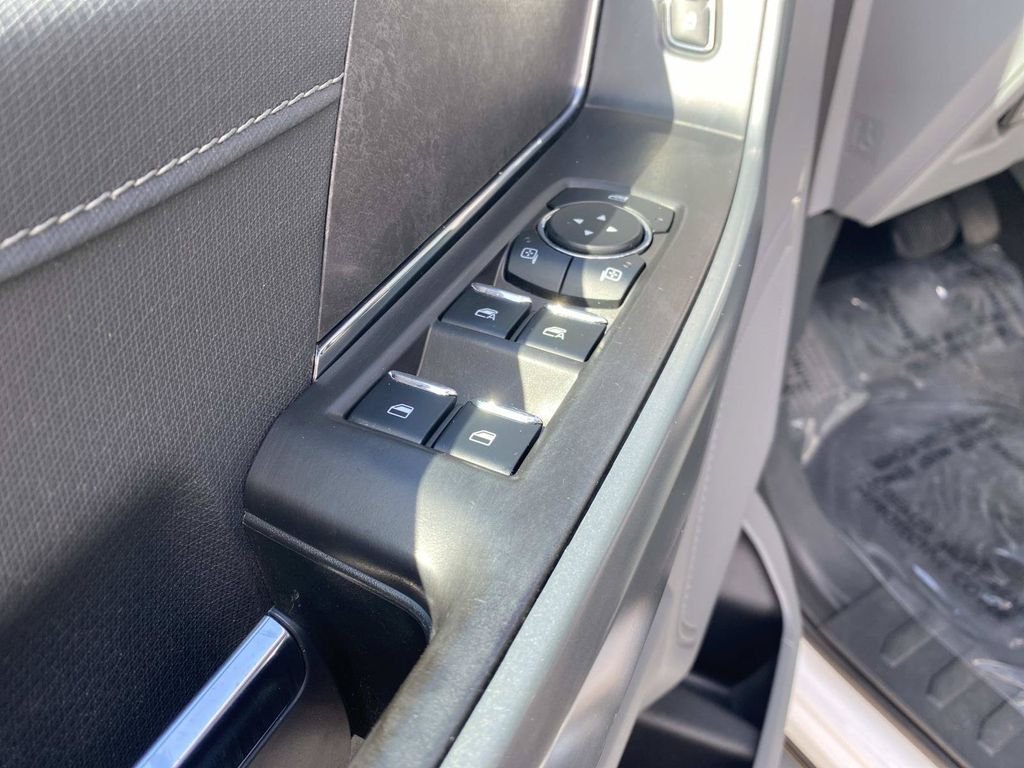 Certified Used 2024 Oxford White Ford XLT image 18