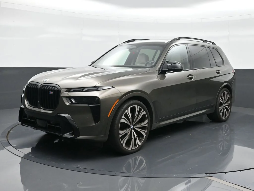 2025 BMW X7 M60i's photo