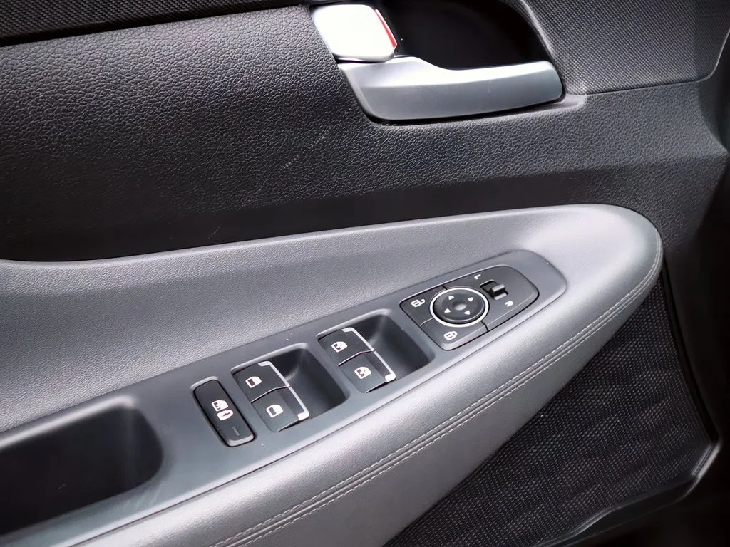 2022 Hyundai Santa Fe SEL - Photo 11