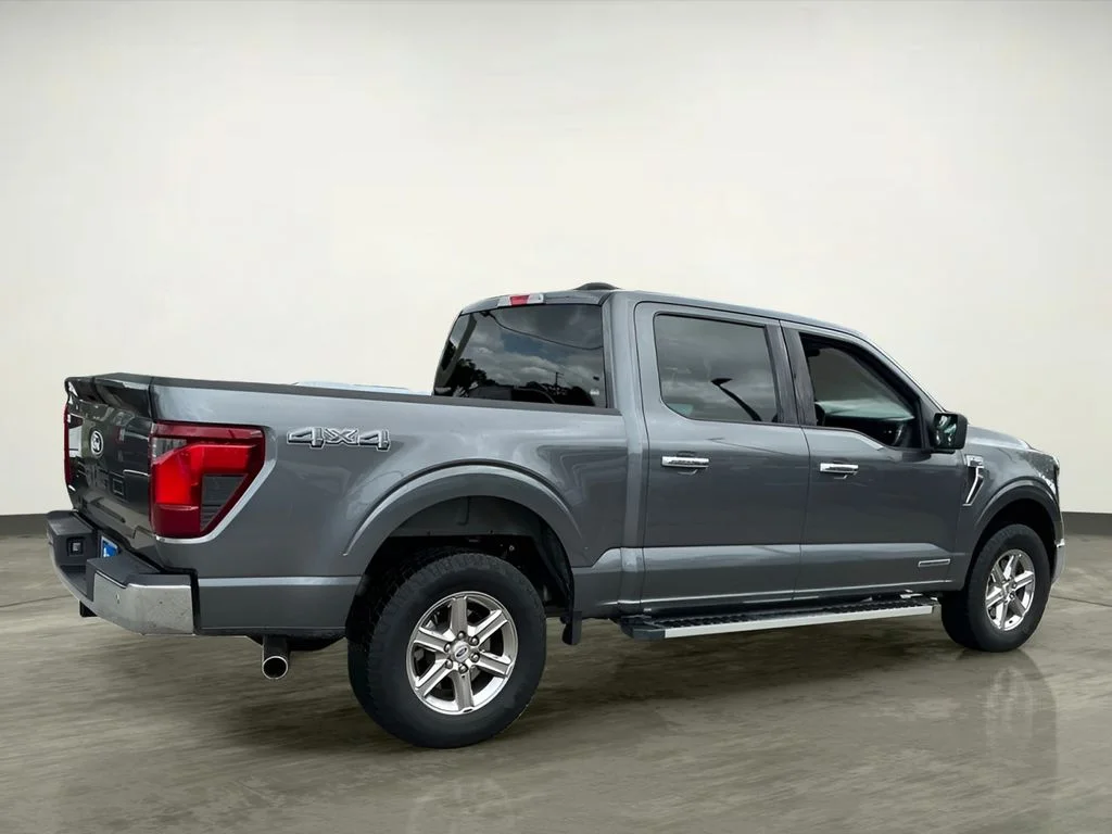 Used 2025 Gray Ford XLT image 7