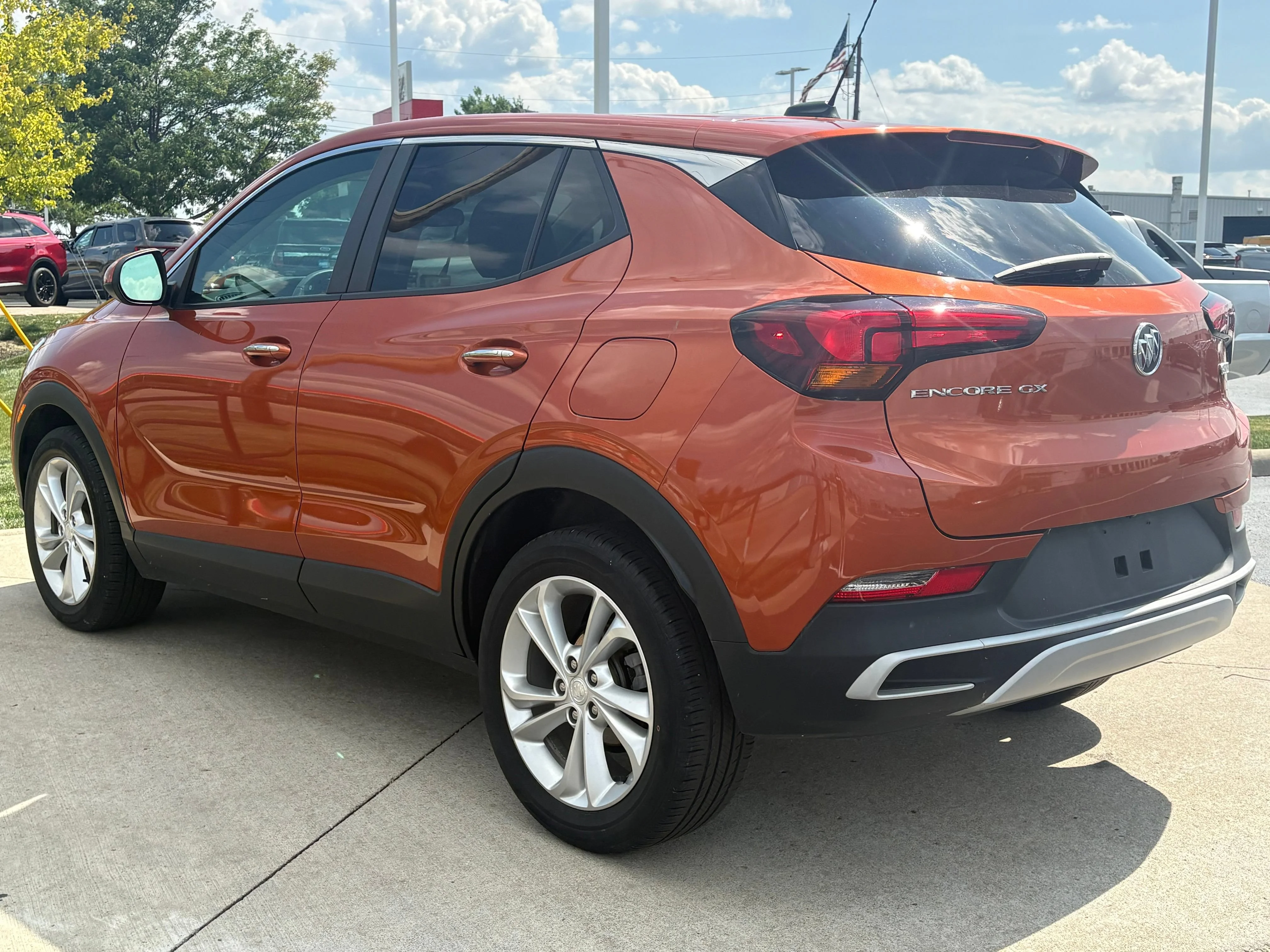 Used 2023 Sunset Glow Metallic Buick Preferred image 5