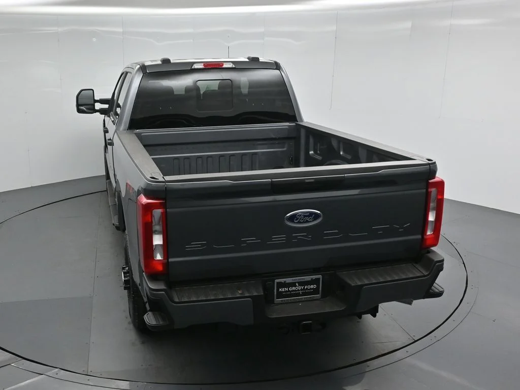 New 2026 Gray Ford XL image 35