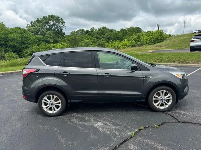 Used 2017 Ford Escape SE with VIN 1FMCU9GD1HUB76747 for sale in Dry Ridge, KY