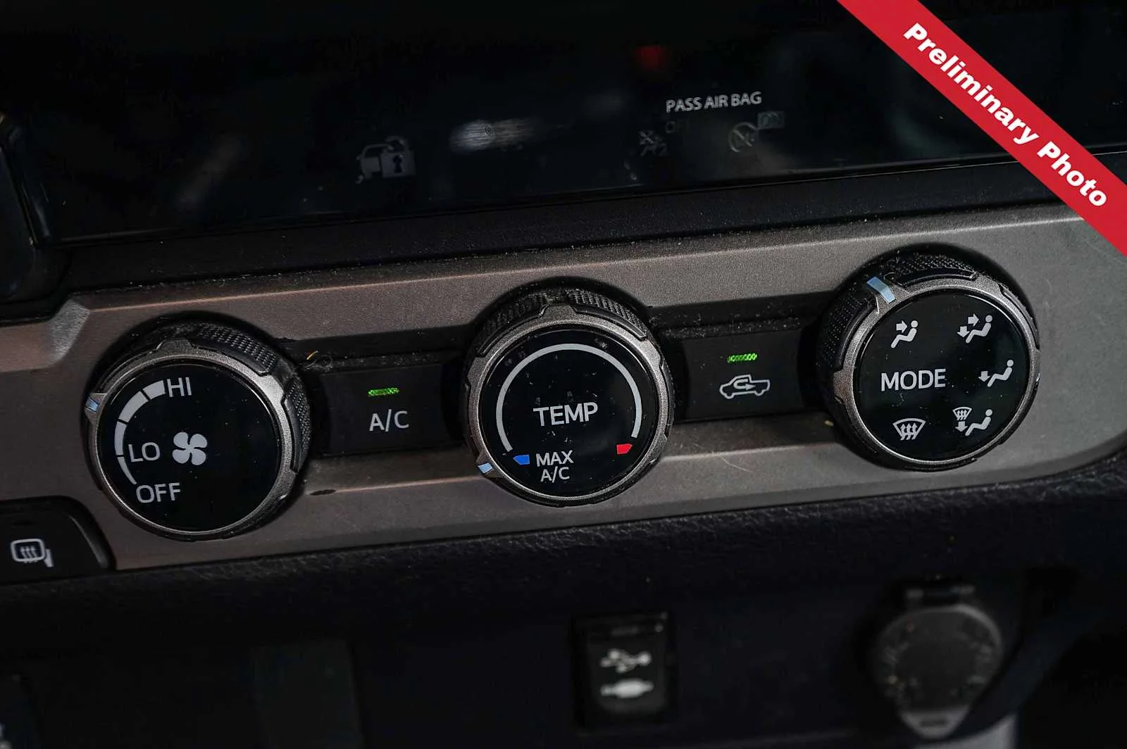 Used 2018 Super White Toyota SR image 20
