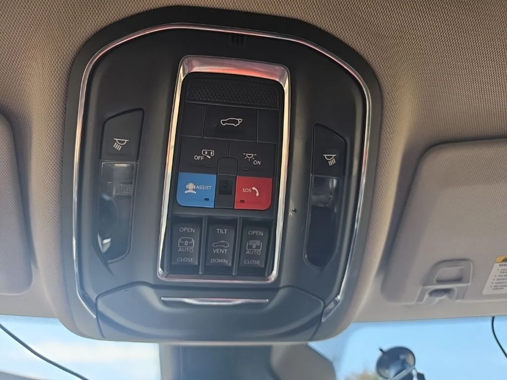 Used 2024 Silver Jeep Limited image 21