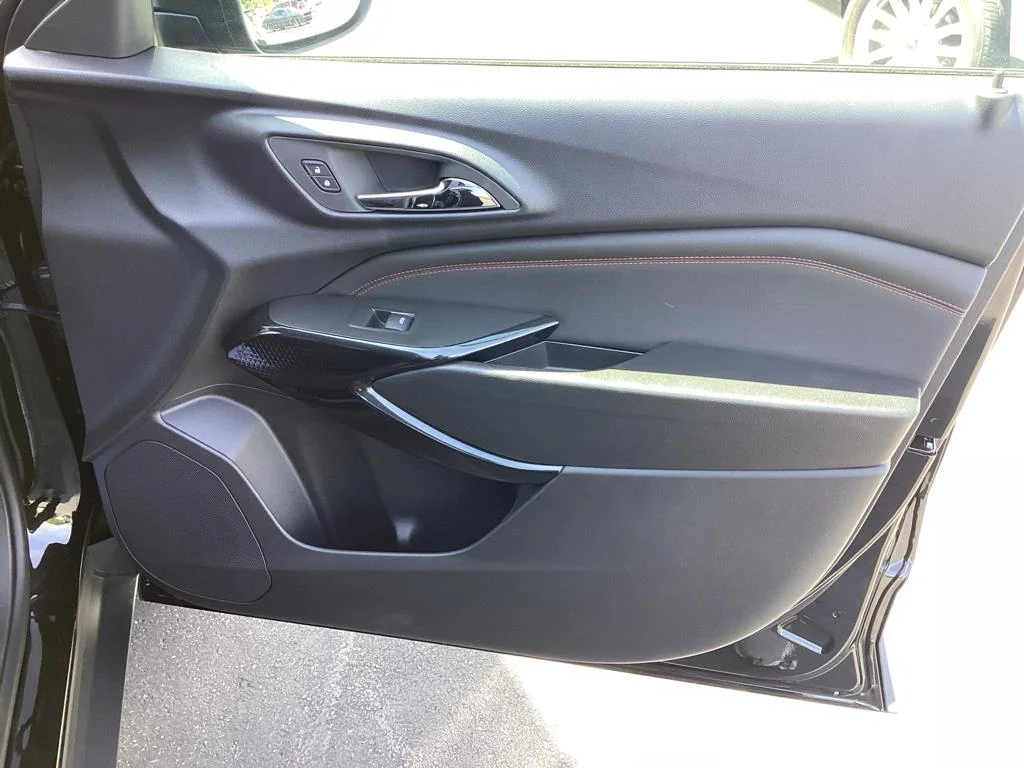 New 2026 Mosaic Black Metallic Chevrolet 2RS image 23