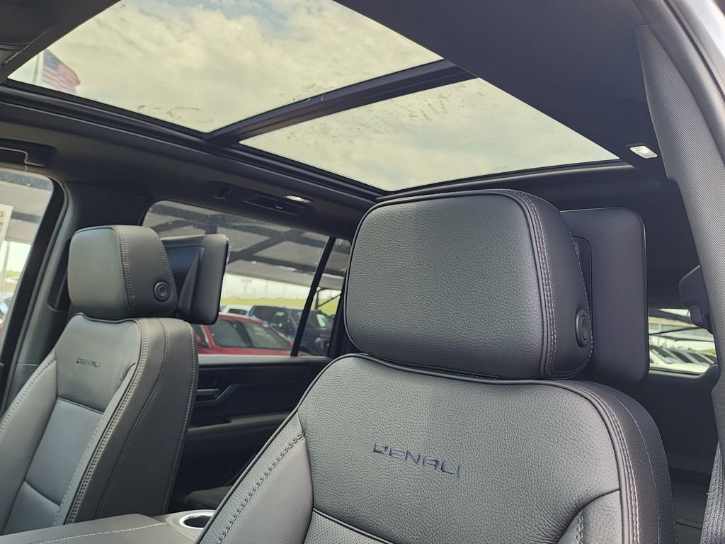 2026 GMC Yukon XL Denali - Photo 16