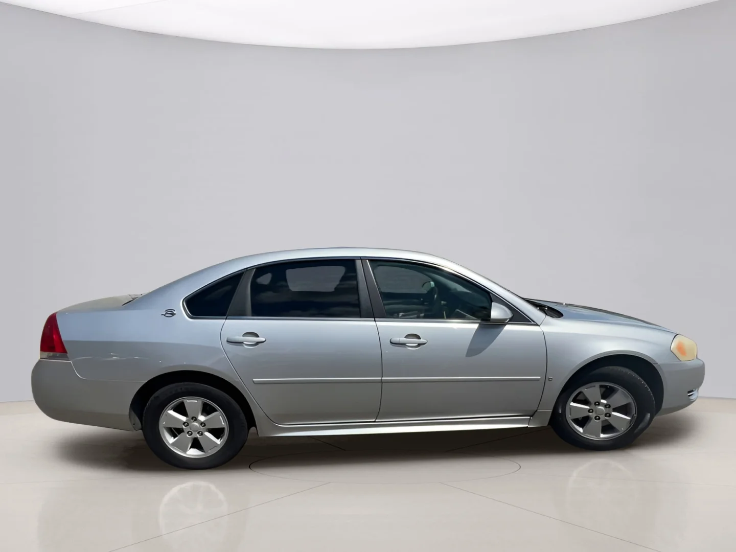 Used 2009 Silver Chevrolet LT image 9