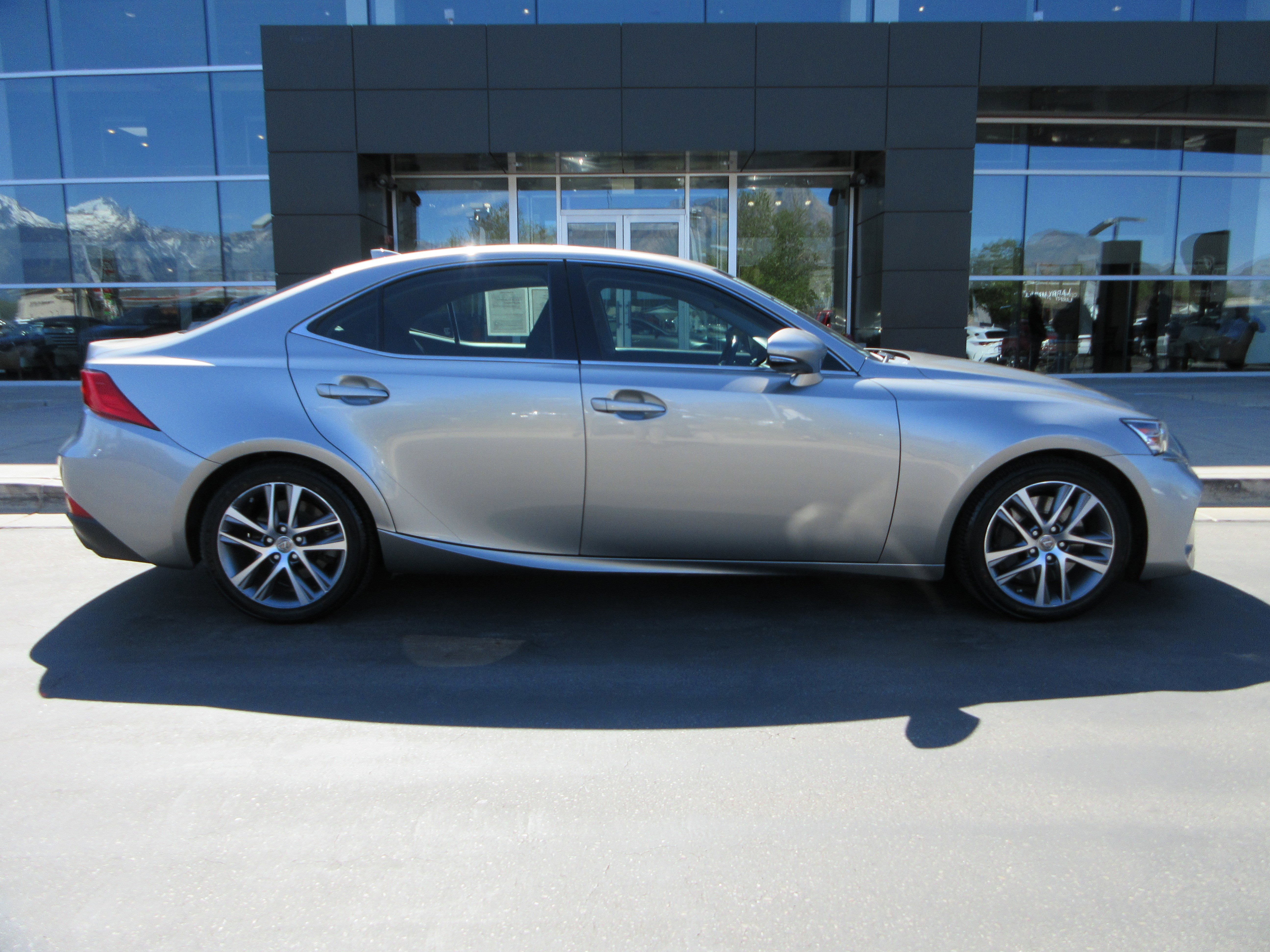 Used 2018 Atomic Silver Lexus 300 image 11