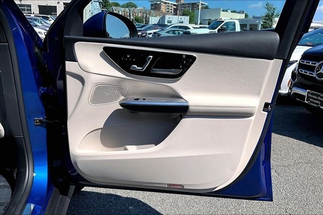 Used 2026 Blue Mercedes-Benz GLC 300 image 19