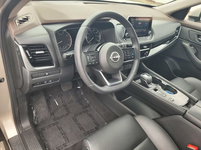 Used 2023 Gold Nissan SL image 12