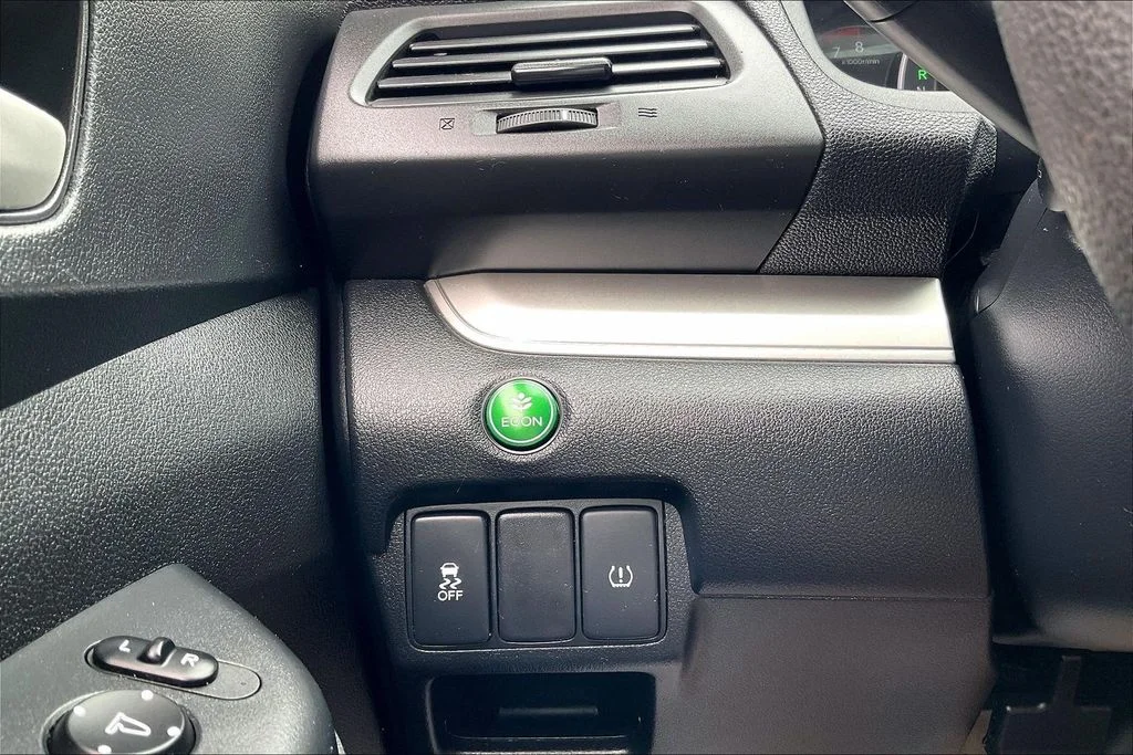 Used 2016  Honda LX image 31