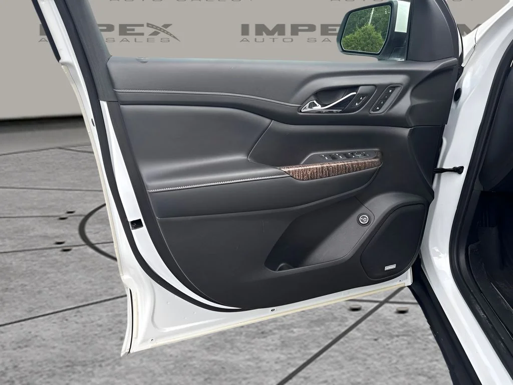 Used 2021 White GMC Denali image 19