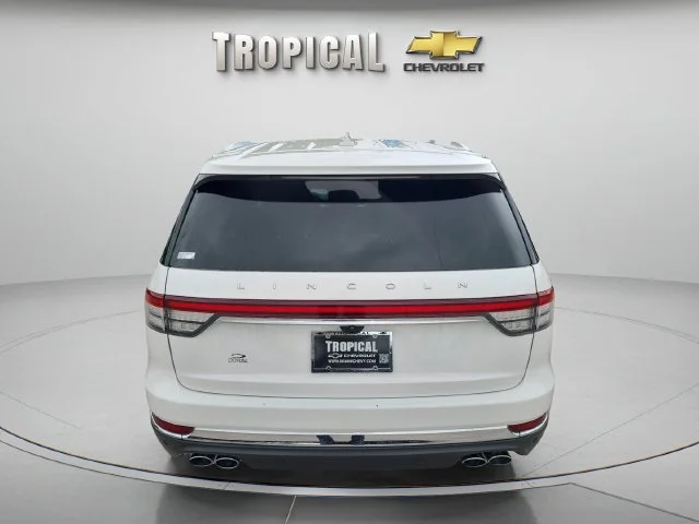 Used 2022  Lincoln Standard image 4