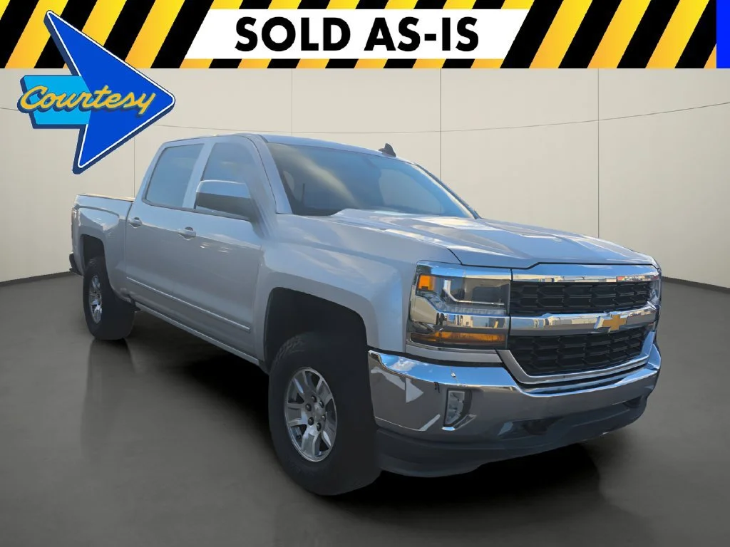 Used 2018 SILVER ICE METALLIC Chevrolet LT image 1