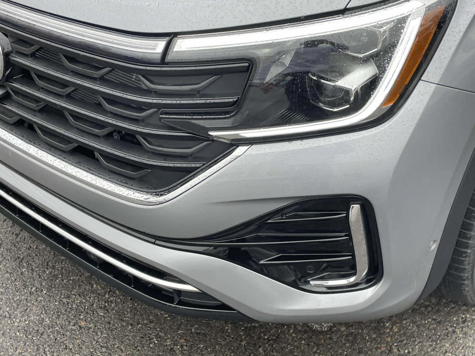 New 2026 Q3Q3/Silver Volkswagen 2.0T SEL Premium R-Line image 9