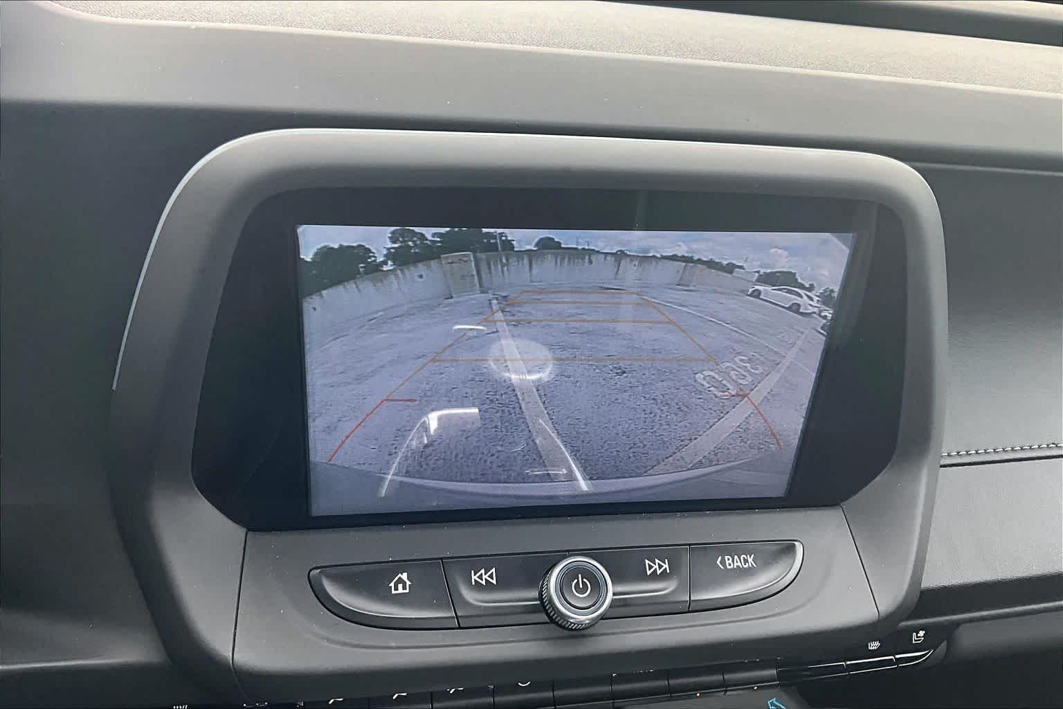 Used 2018 Silver Ice Metallic Chevrolet 2SS image 25