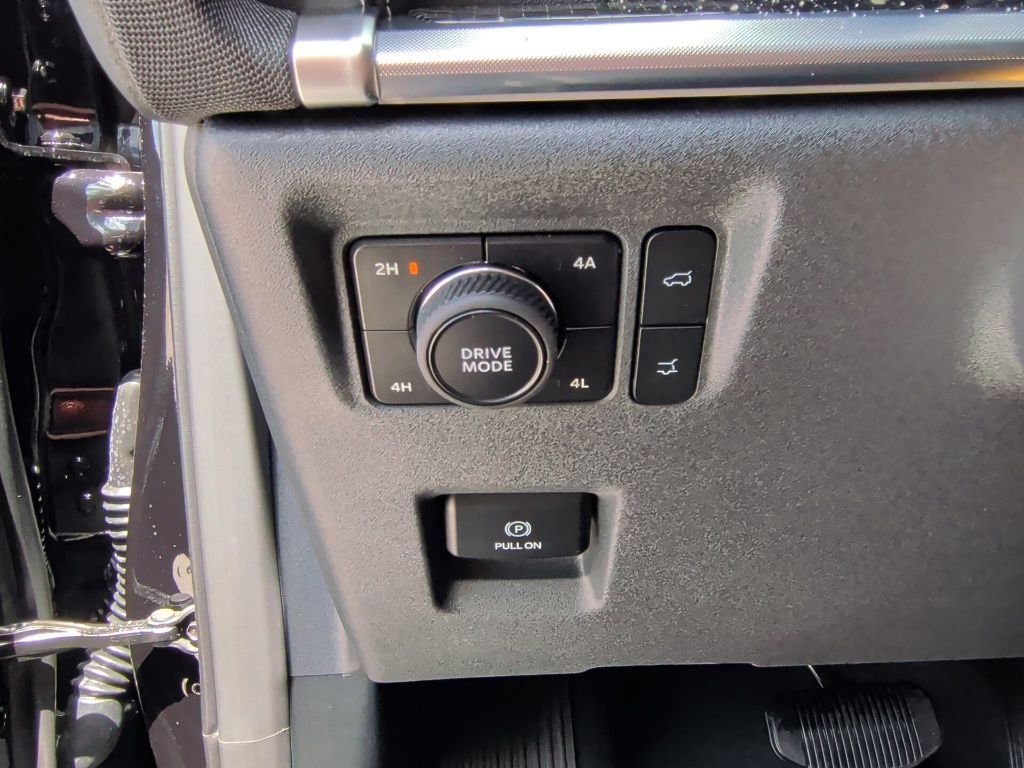 New 2026 Agate Black Metallic Ford Platinum® image 16