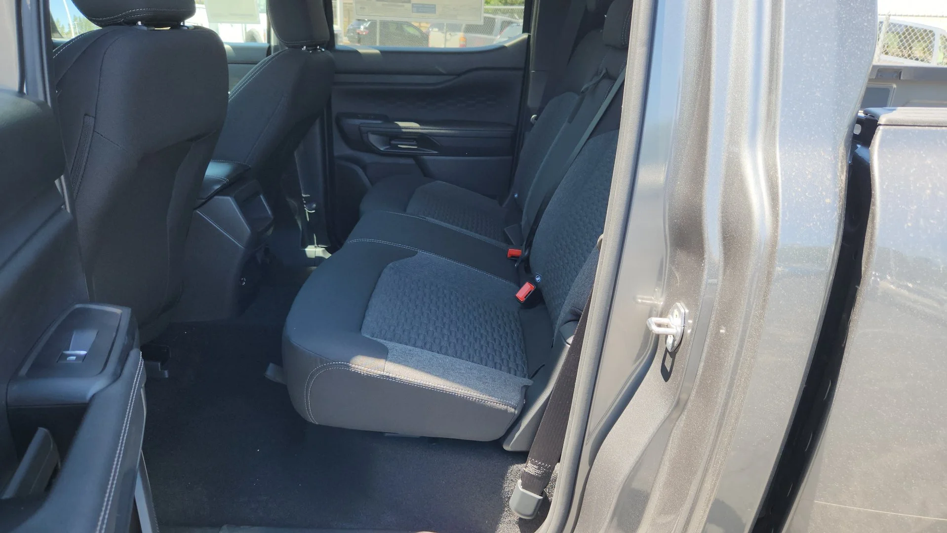 New 2026 Carbonized Gray Metallic Ford XLT image 15