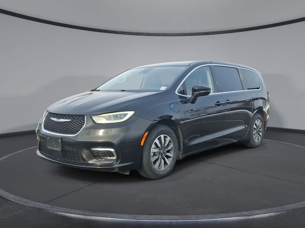 2024 Chrysler Pacifica PHEV Select