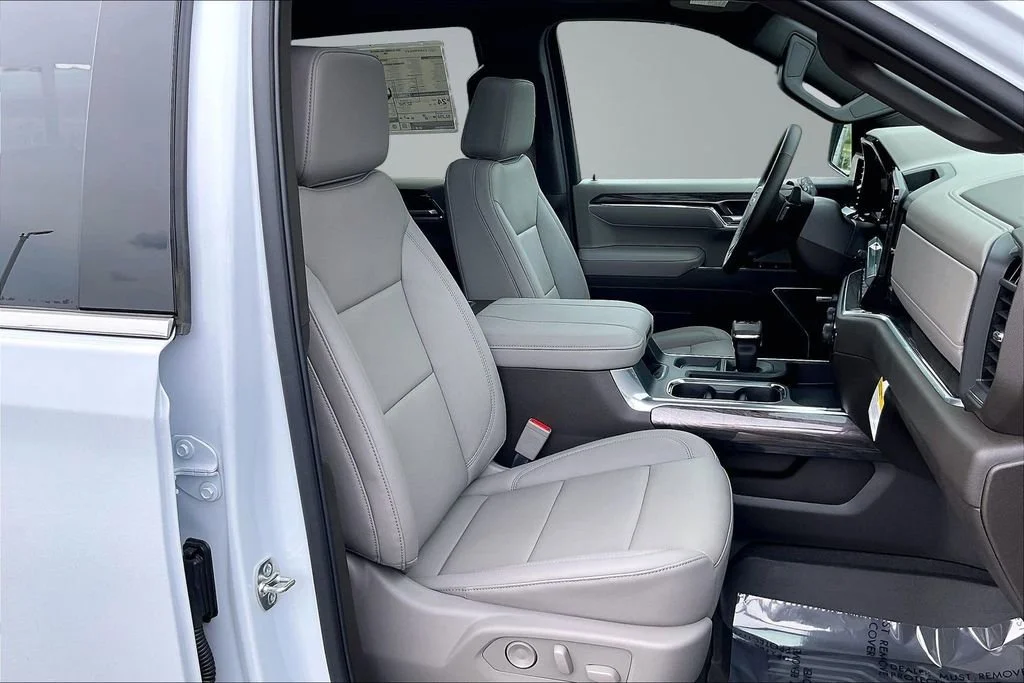 New 2026 Polar White Tricoat Chevrolet LTZ image 10