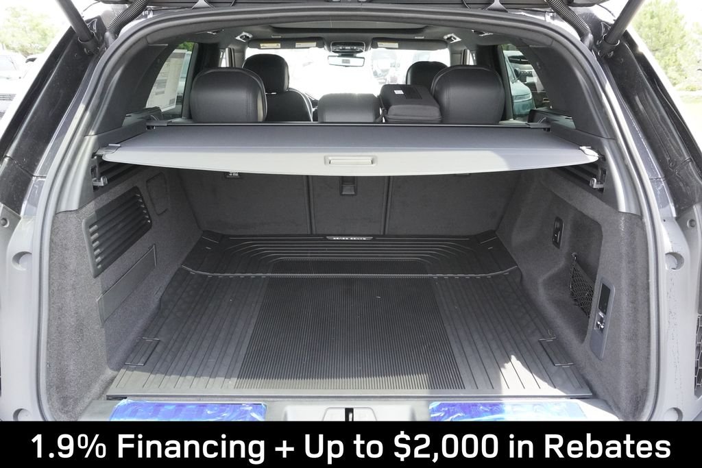 New 2026 Carpathian Grey Land Rover Dynamic SE image 31