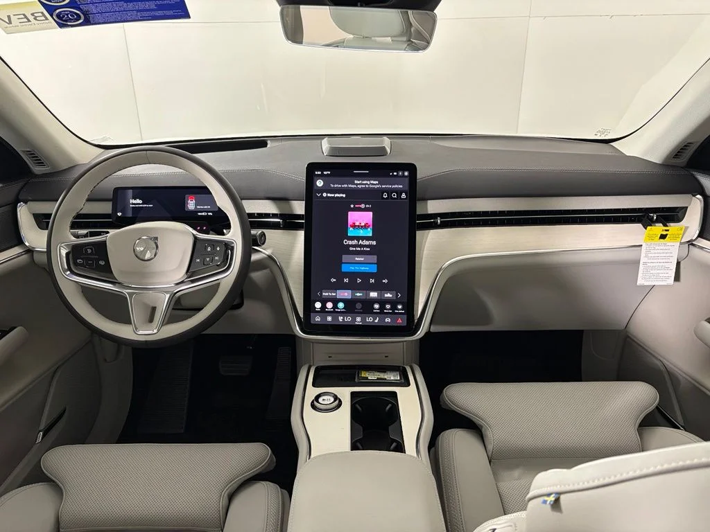 New 2026 Crystal White Volvo Plus image 34