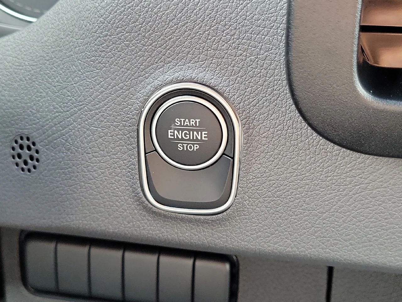 New 2026 Arctic White Mercedes-Benz Passenger 170 WB image 27