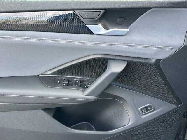 New 2026 Deep Black Pearl Volkswagen 2.0T SE image 20