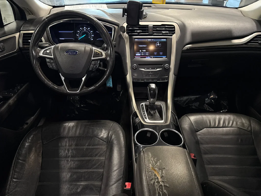 Used 2013 Red Ford SE image 10