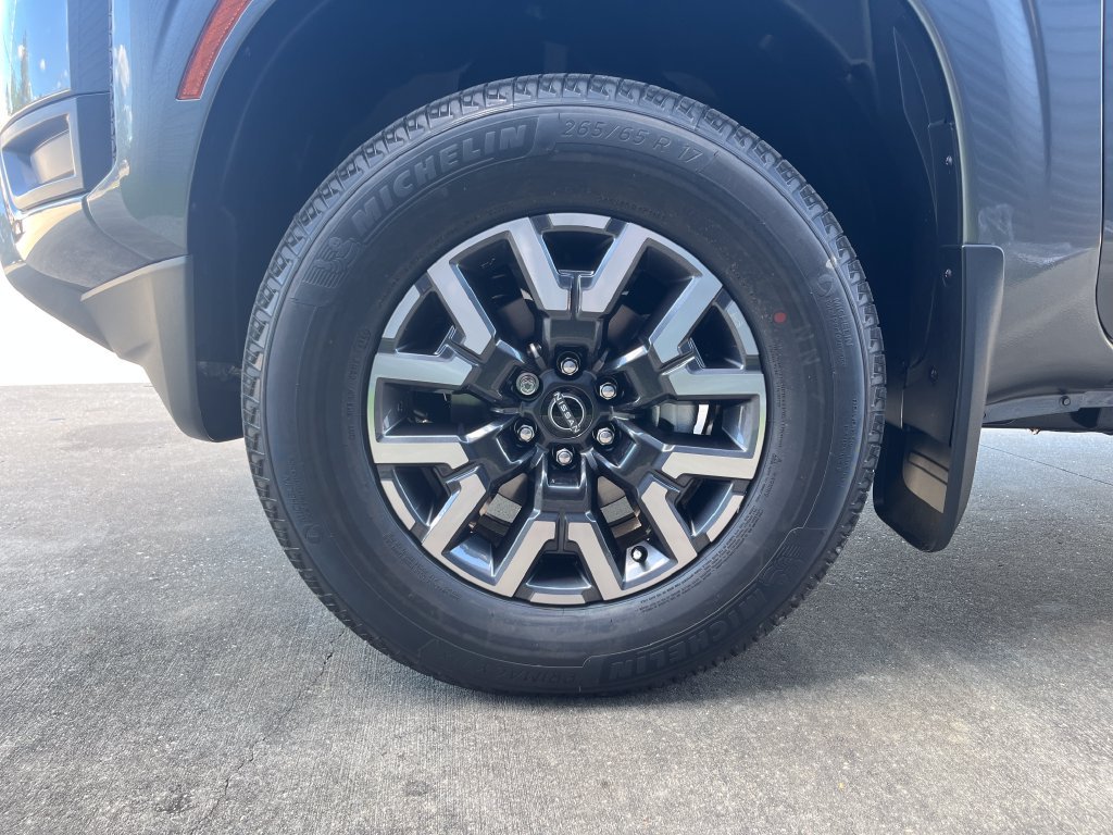 New 2027 Gun Metallic Nissan Crew Cab SV image 23