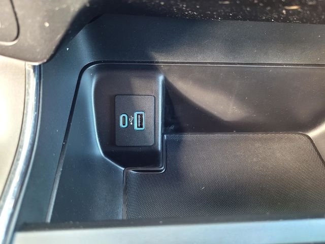 Used 2021 Silver Ford XLT image 19