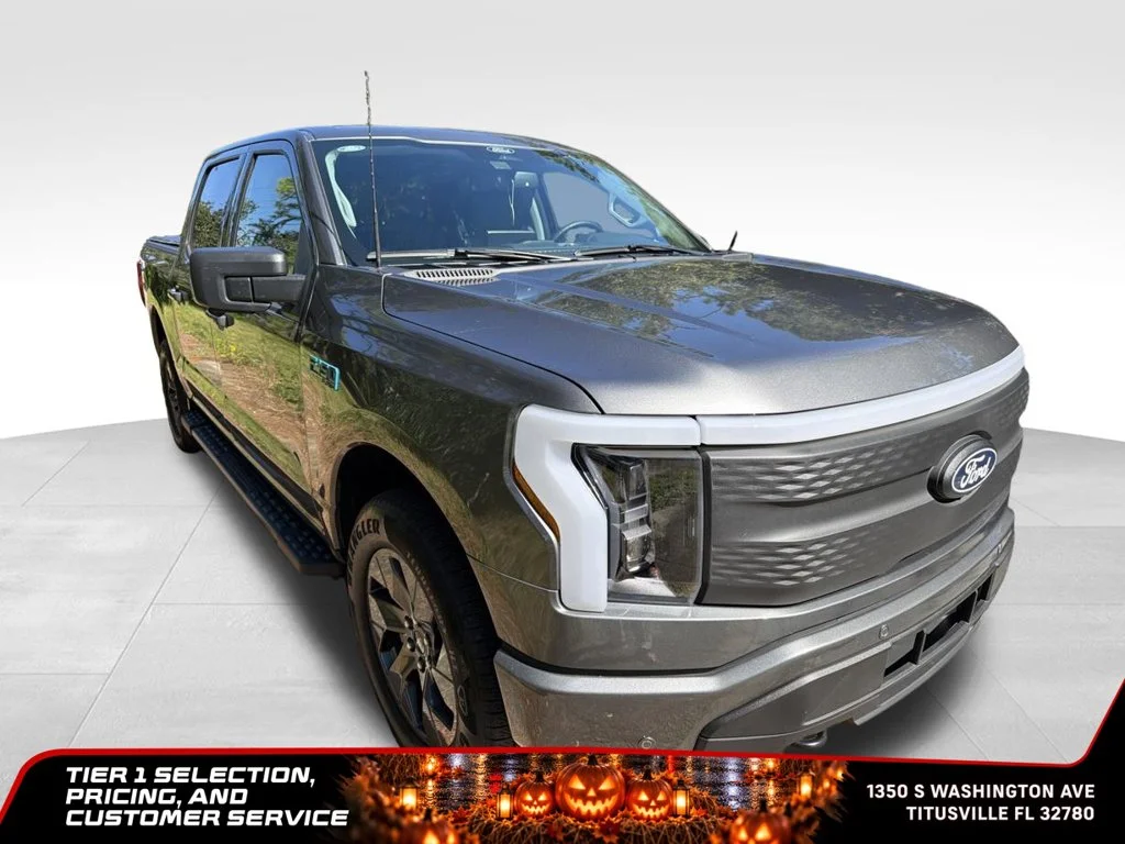 Used 2025 Gray Ford Flash image 2