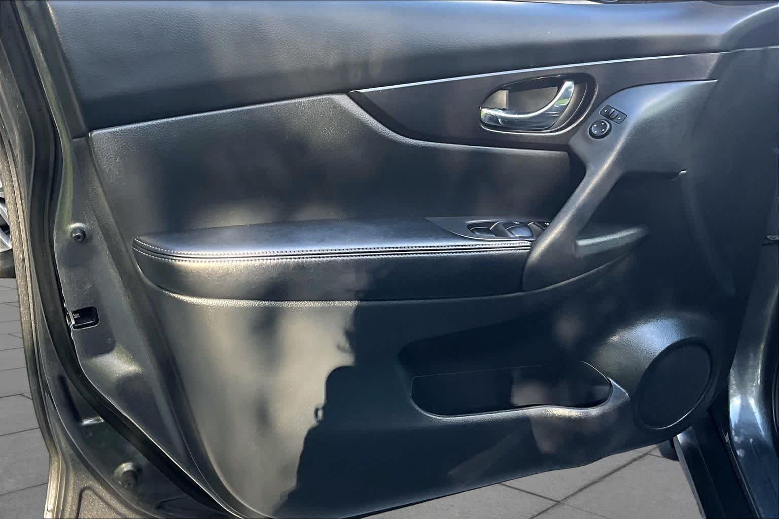 Used 2018 Gun Metallic Nissan SV image 20
