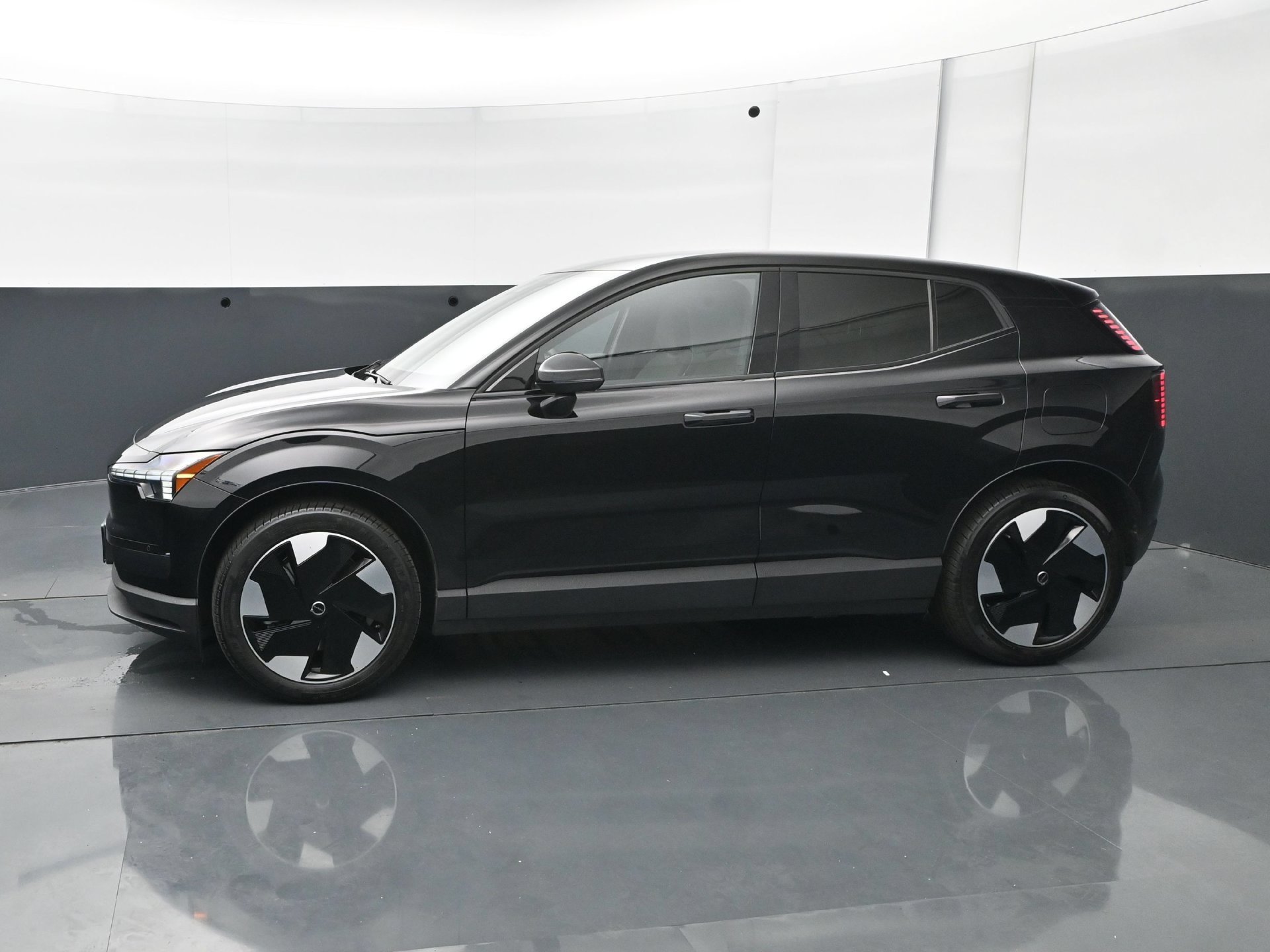 Used 2025 Volvo EX30 Plus with VIN YV4EK3ZK5SS156898 for sale in Burnsville, Minnesota